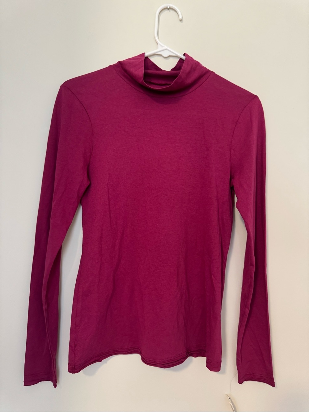 NWT ANTHROPOLOGIE Raspberry Long Sleeve Mock Neck Tee S